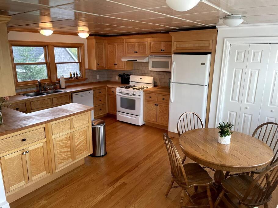 Updated Historic Water St 2 Bdr, 2 Bath Apartment. Eastport Exteriör bild